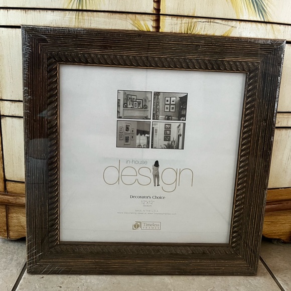 NWT Brown Textured Wood Picture Frame for 12" x 12" Photo or Artwork - Picture 7 of 7